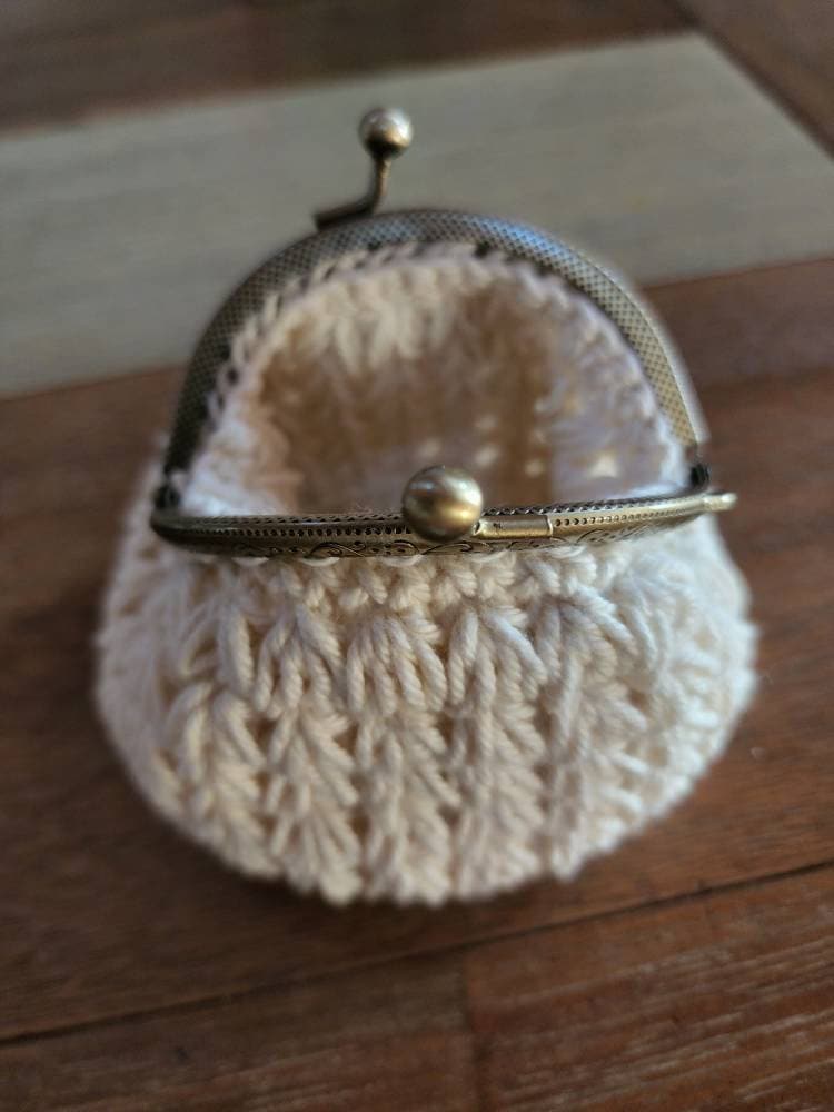 Crochet Pattern, Crochet Meadow Coin Purse, Crochet Coin Bag, Crochet Purse, Vintage Crochet, Ltkcuties, DIGITAL DOWNLOAD